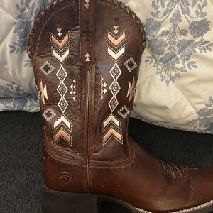 Ariat Brown Western Boots with Embroidered Accents